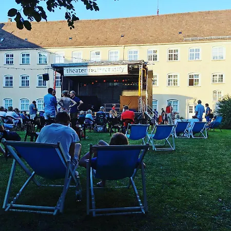 Ferienstudio Altstadtflair - Historisch Urlauben Im Denkmalschutz Am Kurpark Исни  Экстерьер фото
